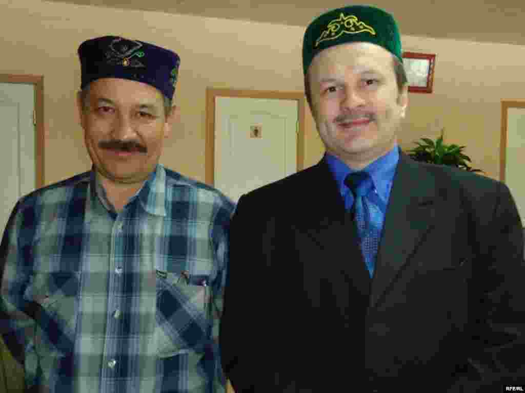 Хабаровскидагы татар иҗтимагый оешмасы җитәкчесе Сәрвәр Туктаров һәм аның ярдәмчесе Ринат Асадуллин