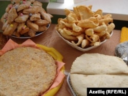 Укучылар пешергән милли ризыклар