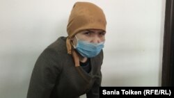 Айыпталушы Лейла Смадьярова Атырау қаласындағы №2 қылмыстық істер сотында отыр. 7 ақпан 2017 жыл.