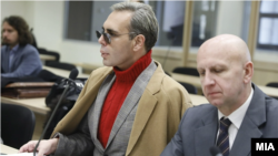 Бојан Јовановски и неговиот адвокат Сашо Дуковски во судница, 13 октомври 2025 година