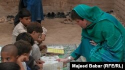 Гоһар мәктәп укучылары белән очрашуда