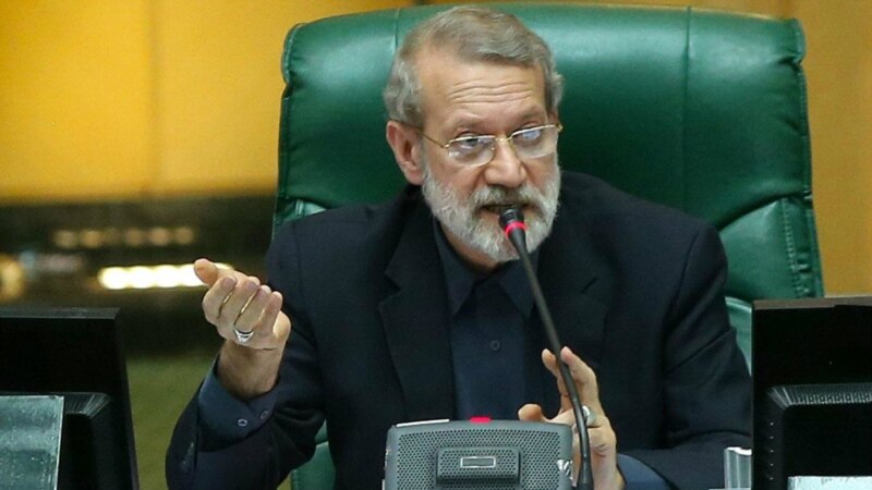 انتقاد لاریجانی از «توهین» و حمله به مجلس در سخنرانی‌ها و شبکه‌های اجتماعی