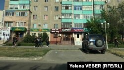 Открывшиеся объекты и прогуливающиеся люди на улице в Темиртау. 29 мая 2020 года.
