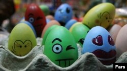 İranda bazarda Novruz yumurtaları 