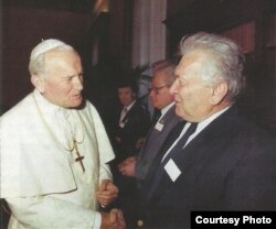 Вітаўт Кіпель з папам Янам Паўлам ІІ, травень 1990 г.