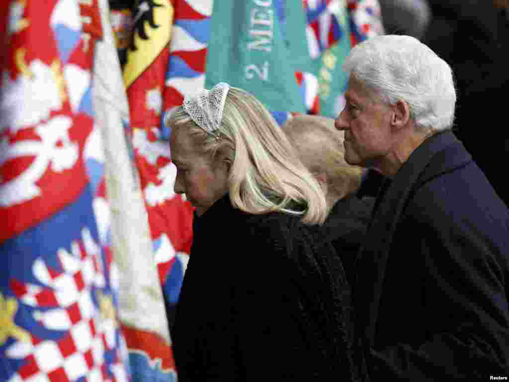 Biv&scaron;i američki predsjednik Bill Clinton i njegova supruga, američki državni sekretar Hillary Clinton, Hradčani, 23. decembar 2011.