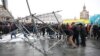 МВС: після демонтажу конструкцій на Майдані 2 людей доставили до управління поліції