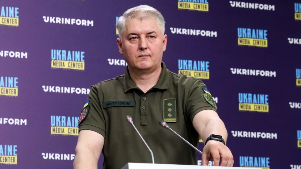 За даними Олександра Мотузяника, також до семи батальйонно-тактичних груп білоруської армії намагаються прикривати ділянку білорусько-українського кордону.