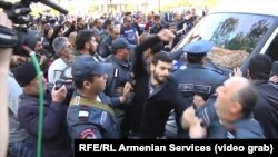 Более 20 человек были арестованы 19 апреля в Ереване