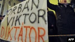 Будапешт, 2 января: митинг против премьер-министра Венгрии Виктора Орбана