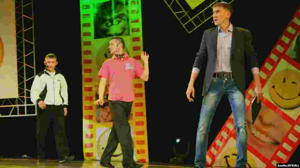 “Көлке терапия” тамашасы, "Рәвешләр" юморт төркеме егетләре