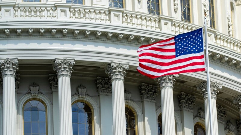 مجلس سنای امریکا امروز روی بستهٔ پیشنهادی کمک به اوکراین رأی گیری میکند