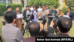 Afghan journalists protest in Nangarhar against increasing instances of violence on November 13, 2020.