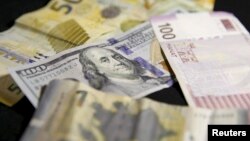 Dollar/Manat