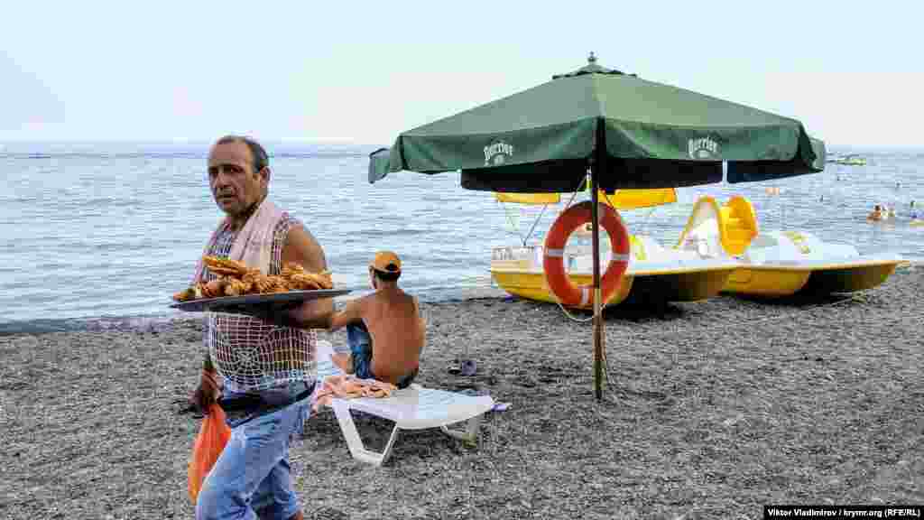 Знаменитая крымская пахлава &ndash; традиционный перекус на пляжах полуострова