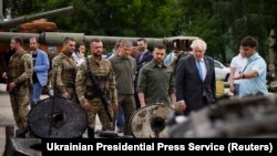 Борис Джонсон в ходе одной из своих поездок в Киев, 17 июня 2022 года