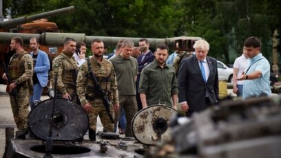 Британският премиер Борис Джонсън предложи да започне програма за военно