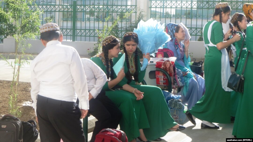 Some Turkmen schools will open next month at the earliest. (file photo)