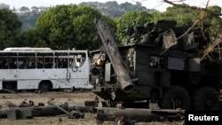 Vehicule distruse la baza aeriană militară a Venezuelei, La Carlota, în timpul raidului american din 3 ianuarie