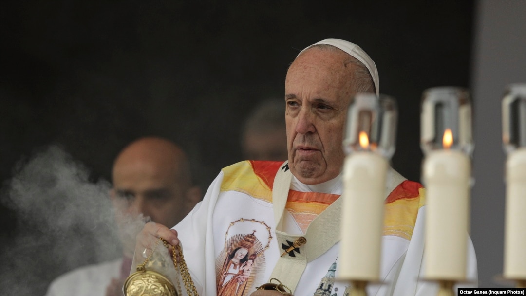 Papa Francisc îndeamnă la fraternitate între români și maghiari.