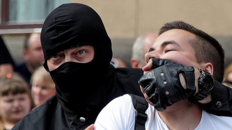 'You Have No Masks': Belarus Protesters Use High-Tech Tools To Unmask Riot Police