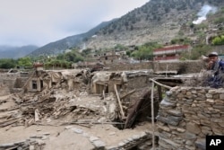 Case distruse de cutremurul din 31 august în Dara Noor, provincia Kunar din estul Afganistanului.