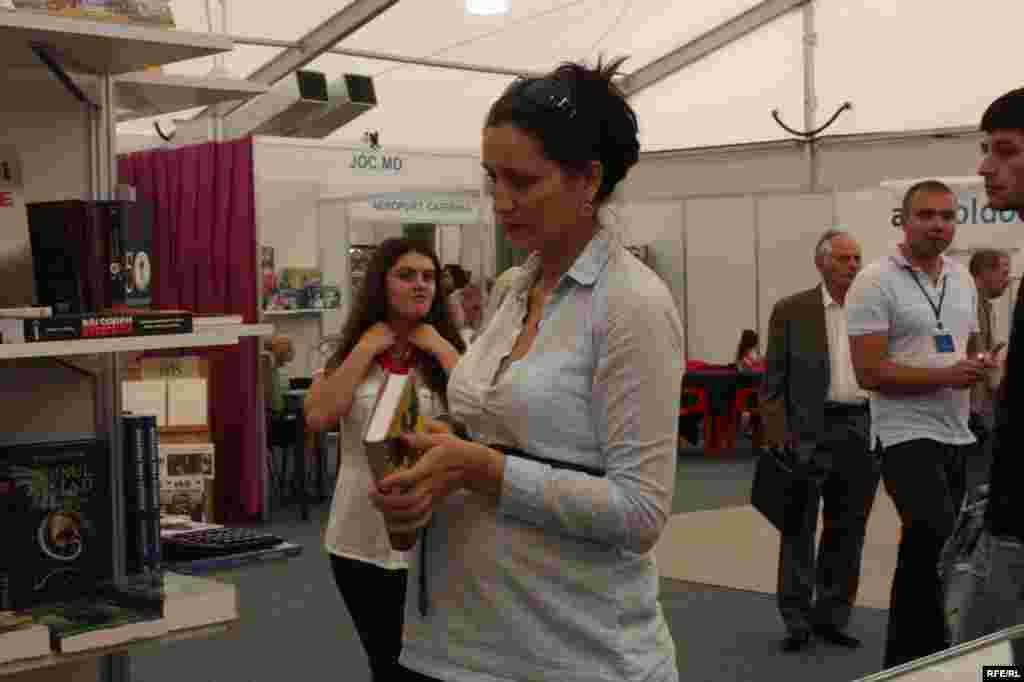 Lumea între două coperți #1