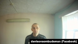 Oleg Sentsov Rusiye koloniyasında, 2018 senesi avgustnıñ 9-ı