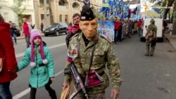 Kiyevde «Qaramanlar yürüşi» keçti (video)