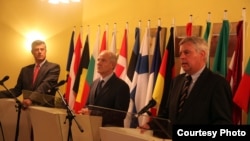 Pieter Feith, Fatmir Sejdiu i Hashim Thaci, 14. jun 2010.