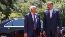 جوزپ بورل (چپ) مسئول سیاست خارجی اتحادیه اروپا در یکی از دیدارهای خود با حسین امیرعبداللهیان، وزیر خارجه جمهوری اسلامی