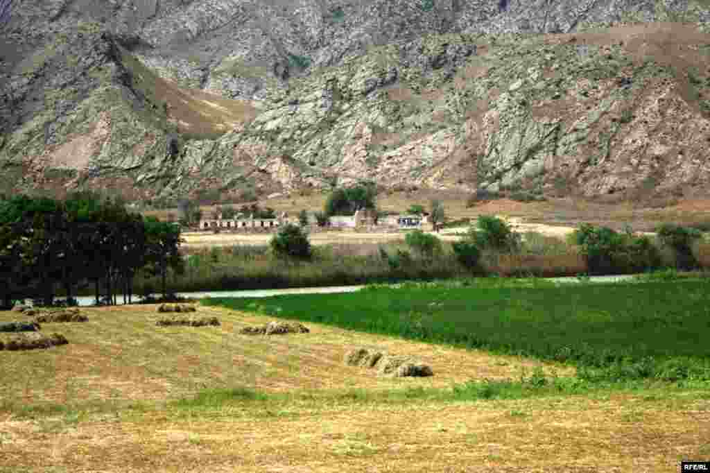 Araz sahilindən Qarabağa tərəf baxarkən #16