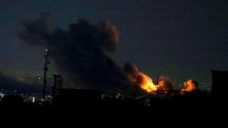 انفجار و دود در پی حمله هوایی به تهران، شامگاه ۹ فروردین