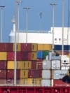 Începând cu miezul nopții de 7 august 2025 au intrat în vigoare noile taxe vamale americane care vizează peste 90 de țări.