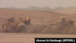 تجريف اراض زراعيه في محافظة الديوانية