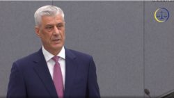 Hashim Thaçi në sallën e gjyqit.