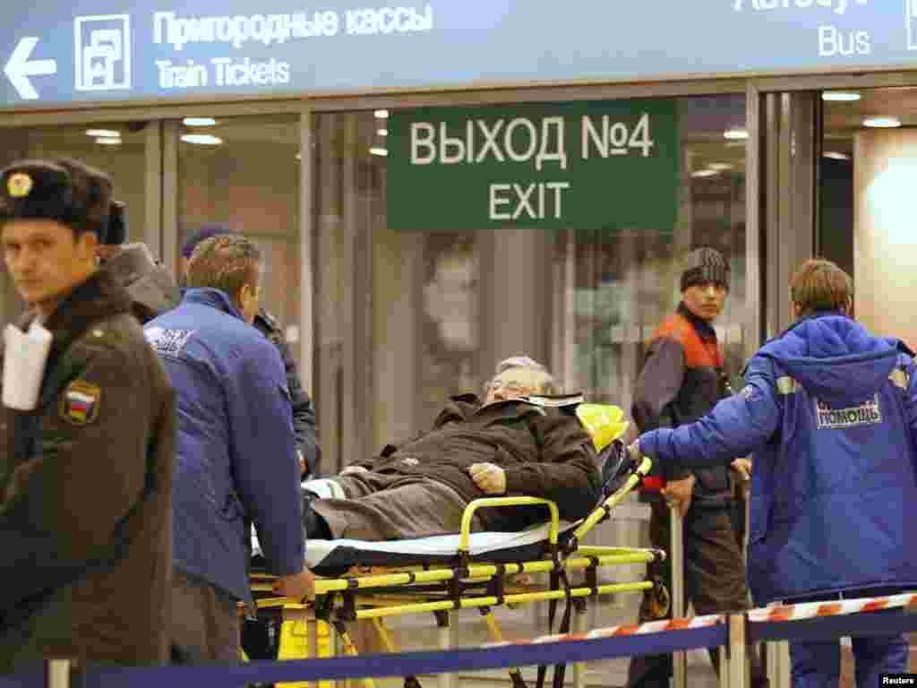 Пострадавшие в результате теракта в аэропорту "Домодедово"