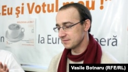 Valeriu Prochnițchi, la o dezbatere cu alți analiști în studioul Europei Libere