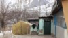 Пострадавшие от землетрясения на юге КР до сих пор живут в палатках