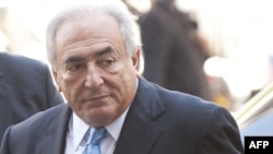 Dominique Strauss-Kahn astăzi la sosirea la Tribunalul Suprem new-yorkez