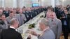 Президент Росії Володимир Путін піднімає тост за військових після вручення нагород, грудень 2017 року