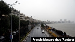 Индиянын жээги циклон алдында. Иллюстрация