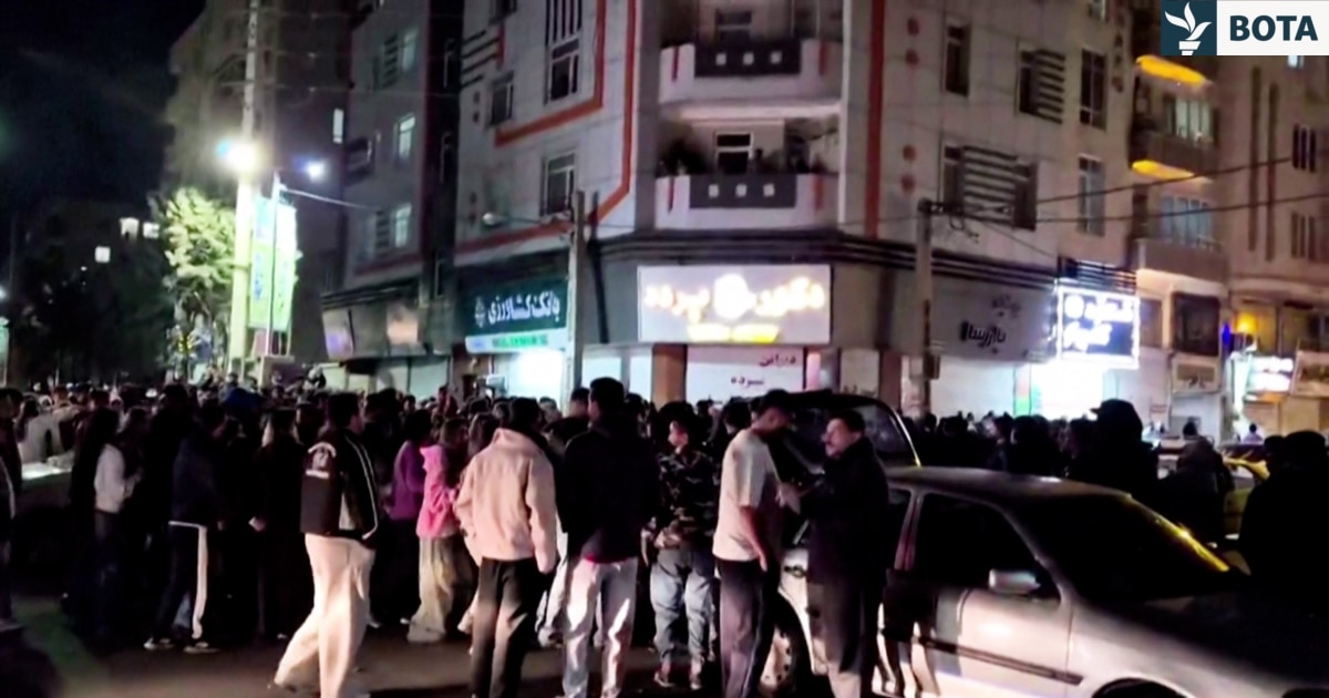 Iranianët festojnë vdekjen e Khameneit