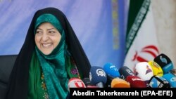 معصومه ابتکار سال گذشته گفته بود درباره حضور زنان در برخی پستها همچنان «حساسیتها» و «ابهامات شرعی» وجود دارد