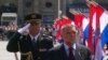 Hrvatski predsjednik Stjepan Mesić vrši smotru pripadnika hrvatske vojske