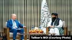 دیدار سراج‌الدین حقانی، وزیر داخله طالبان و توماس فری‌لیسن، نماینده ویژه اتحادیه اروپا برای افغانستان