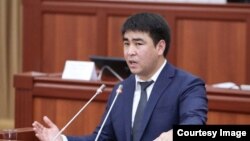 Депутат парламента Кыргызстана Жанар Акаев.
