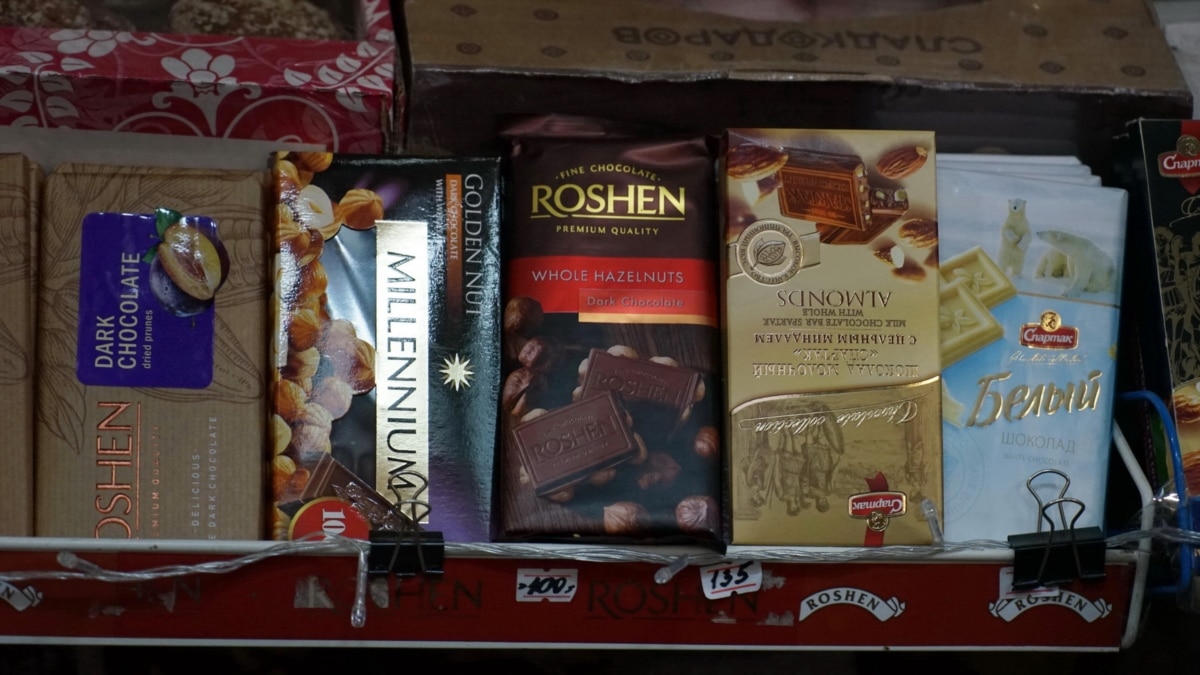 В Симферополе продают шоколадки, изготовленные на материковой Украине ...