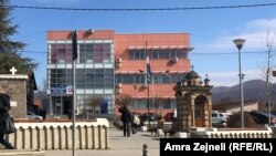 Zgrada Opštine Gračanica koja je u sistemu Kosova