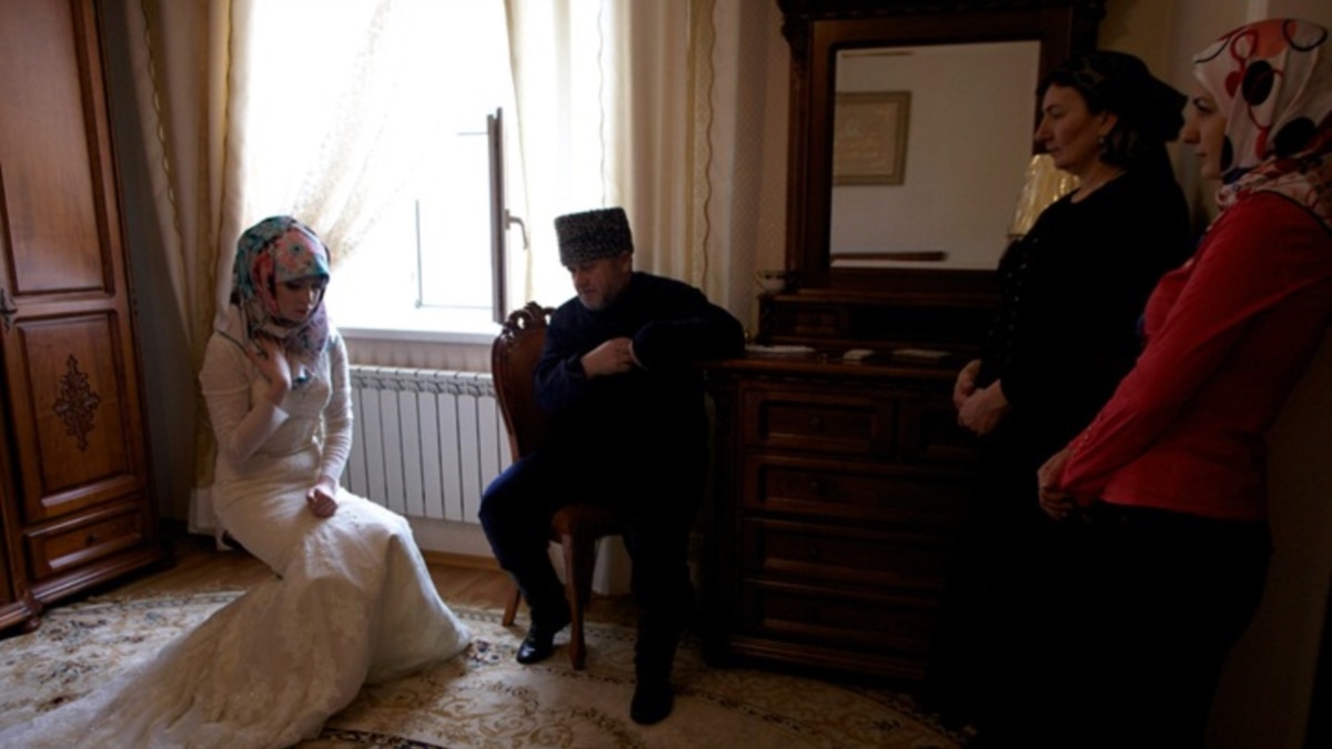 Свадьба в чечне. Брачная ночь у дагестанцев. Мусульманские пары. Брачная ночь на кавказе. Дагестанская свадьба невеста.